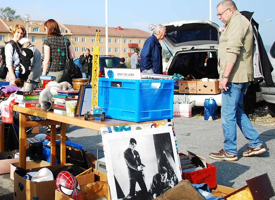 Bakluckeloppis på Handelsplats Bruket