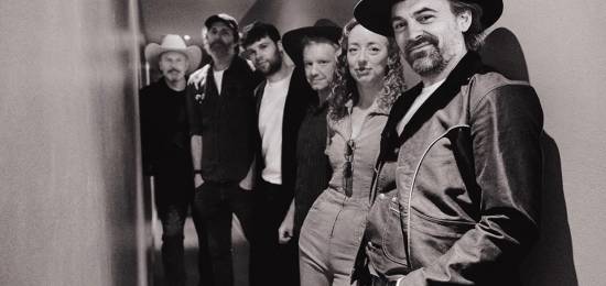 Our Man in the Field på Garage